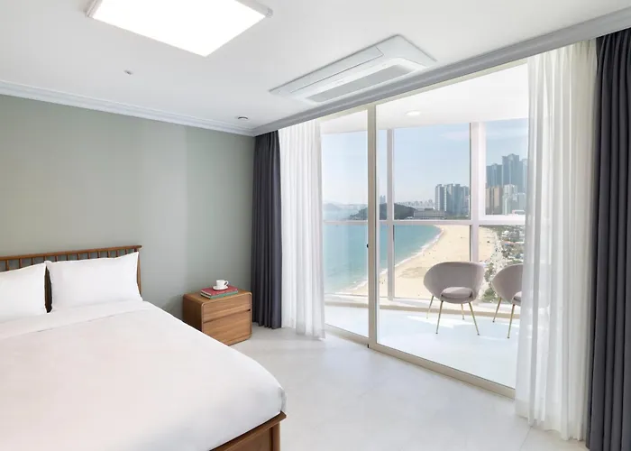 Pale De Cz Condo